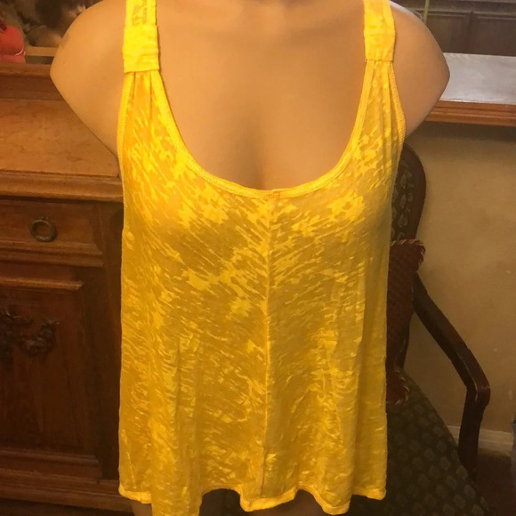 Jessica Simpson Abebe Tank ASO Elena Gilbert - Picture 2 of 5